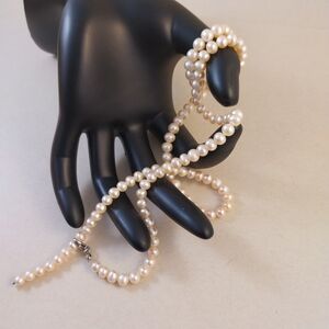 Elegant Pearl Necklace